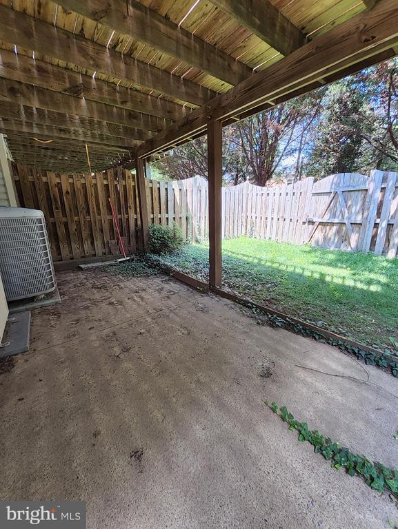 Building Photo - 8612 Sanderling Dr