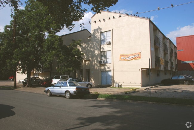 Knight Apartments - Knight Court Apartments