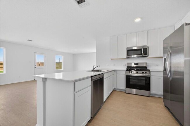 Building Photo - 16722 Spotted Oak Dr