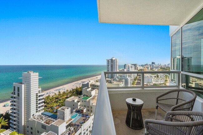 Building Photo - 4401 Collins Ave