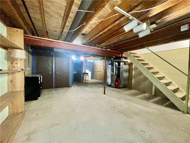 Building Photo - 119 E Pike St