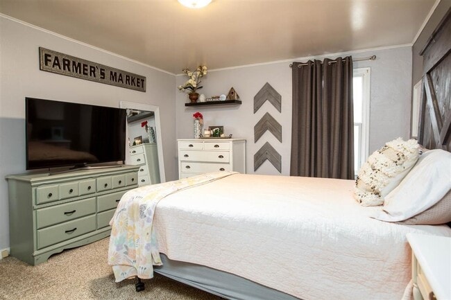 Building Photo - **Coming Soon in June** Beautifully updated Shadle Park 3 Bed 2 Bath Rancher will all the updates...