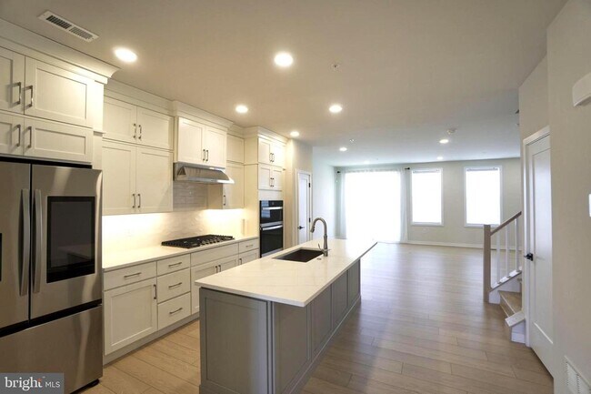 Building Photo - 332 Aspen Wy