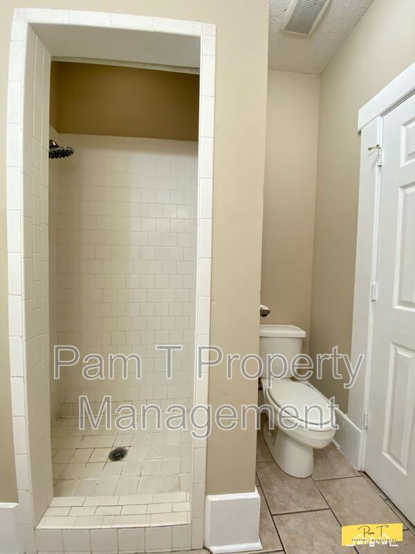Building Photo - 527 E 38th St