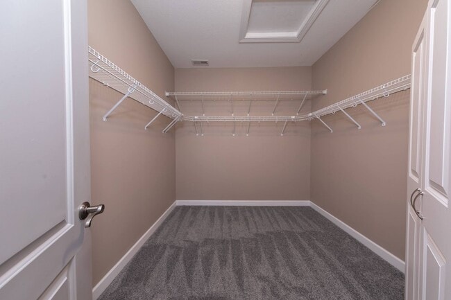 Building Photo - Golf course views in Braemar Creek 3 beds