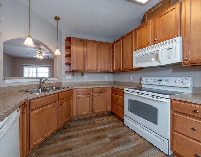 Building Photo - 1003 Rustads Cir