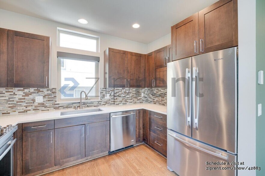 Building Photo - 3835 Gilman Ave W