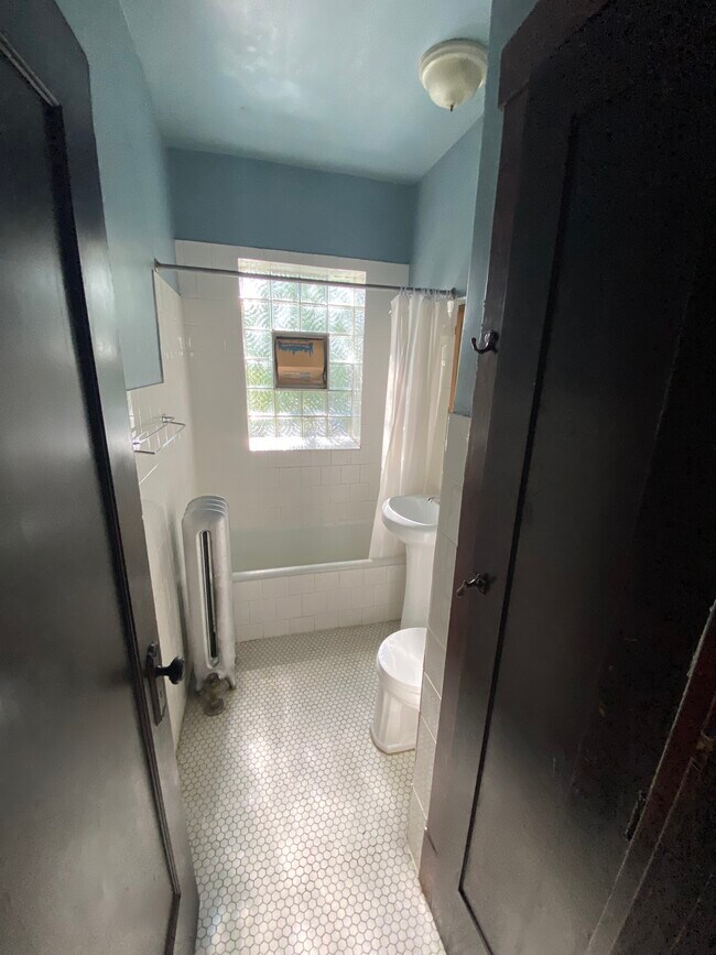 Building Photo - 4310 N Pulaski Rd