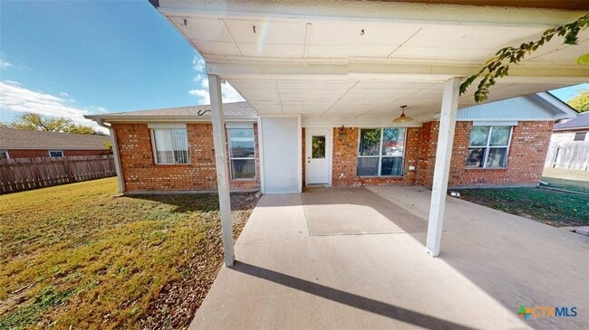 Building Photo - 411 Tomahawk Dr