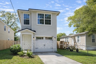 Building Photo - 9020 Eaton Ave