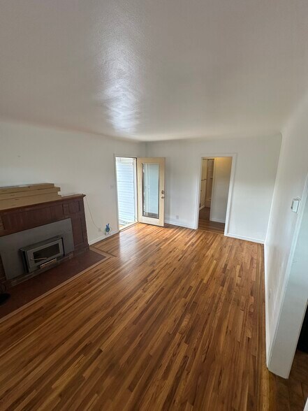 Building Photo - 920 Vine St