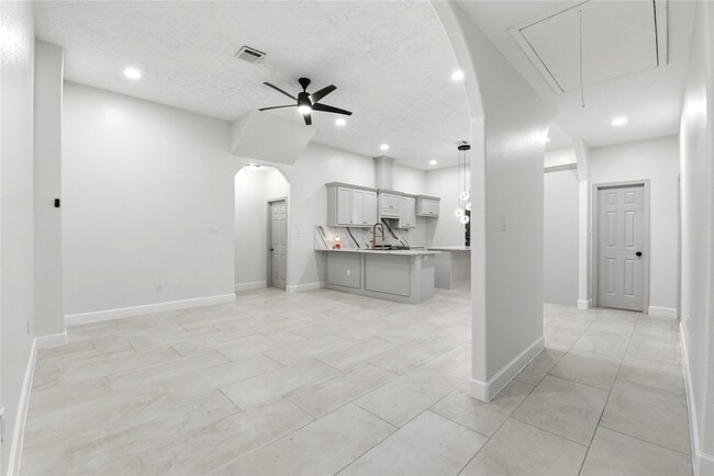 Building Photo - 9403 Spaulding St