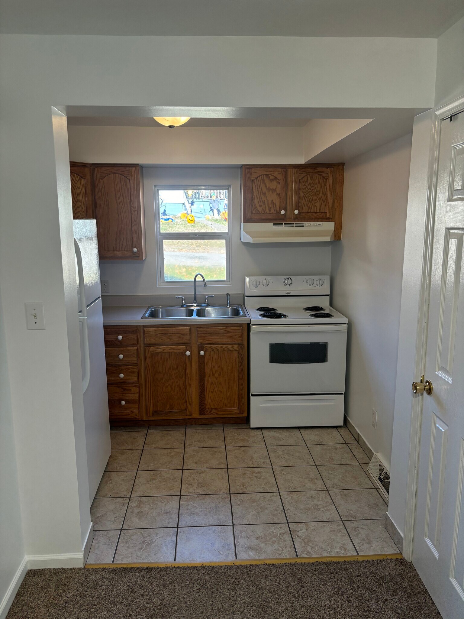 Building Photo - 212 Miller Ave