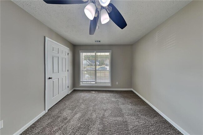 Building Photo - 1621 Omie Way