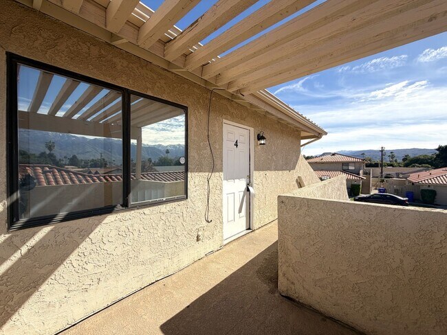 Building Photo - AVAILABLE NOW!! 3 Bedroom 2 Bathroom Upper Level Unit in Cathedral City!