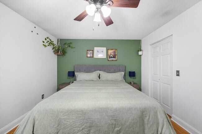 Building Photo - 8410 Smoketree Cir