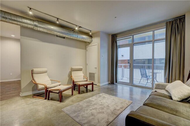 Building Photo - 1 NE 2nd St