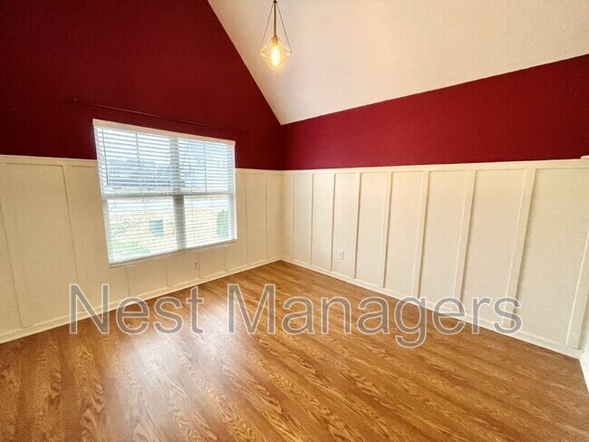 Building Photo - 311 Highgrove Dr