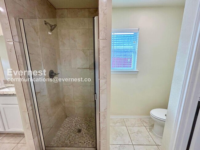 Building Photo - 1413 Avenue A