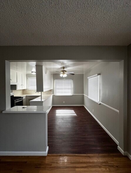 Building Photo - 4706 Vantage Ave