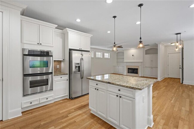 Building Photo - 319 Barbados Ln