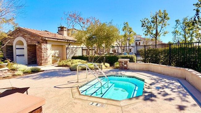 Building Photo - Beautiful, Like New, End Unit Condo in Resort Like Living Community off Temecula's South 79!