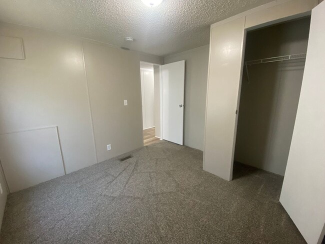 Building Photo - 1705 Creason Dr