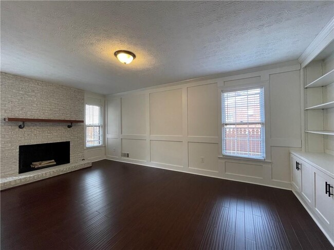 Building Photo - 3145 Queens Walk
