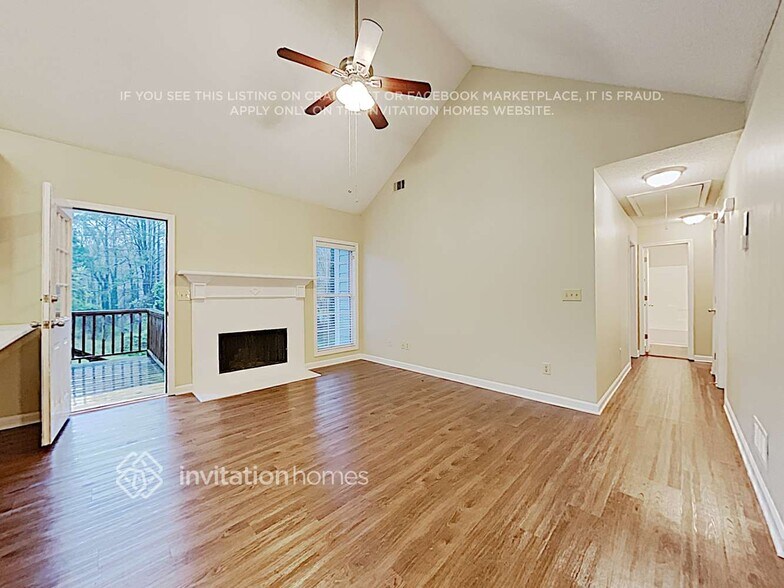 Building Photo - 2875 Winchester Dr