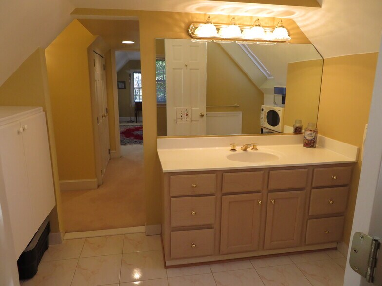 Building Photo - 1044 26th St S