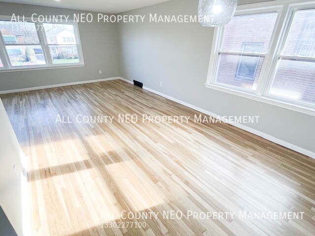 Building Photo - 13526 Cedar Rd