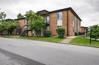 Building Photo - 2601 Hillsboro Pike