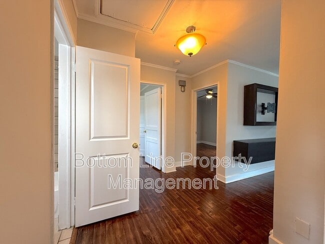 Building Photo - 516 Concordia Ave