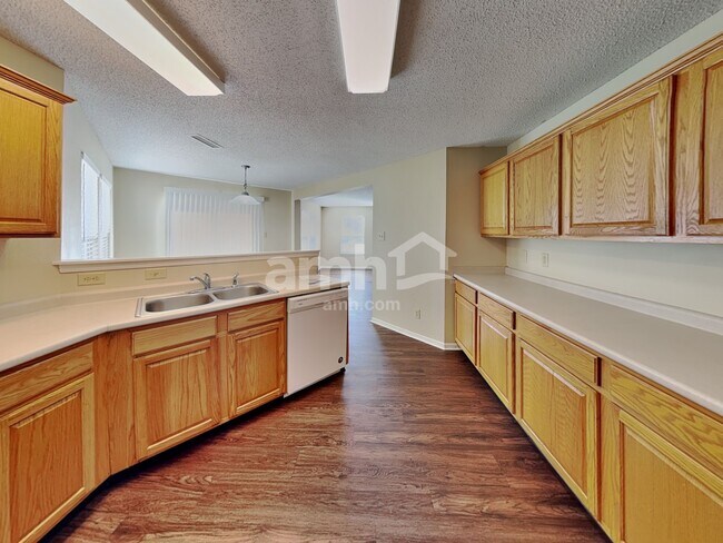 Building Photo - 711 Thornwood Ct