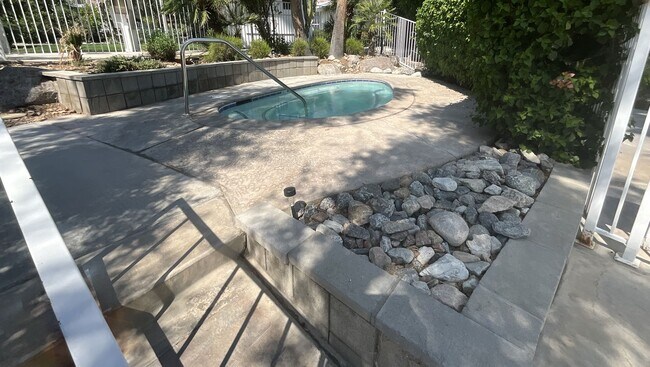 Building Photo - 42415 Rancho Las Palmas Dr