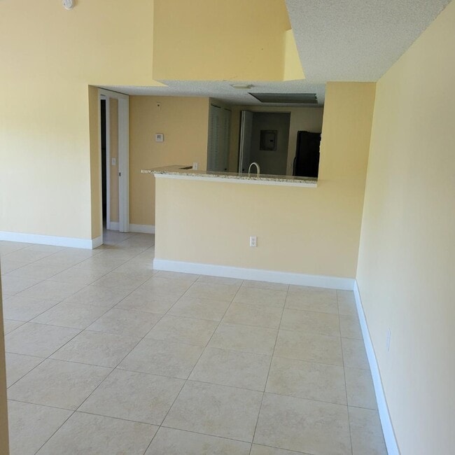 Building Photo - 5041 Wiles Rd
