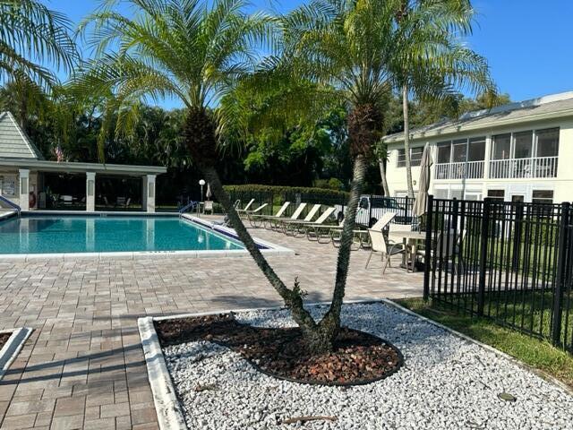 Building Photo - 1204 Bahama Bend