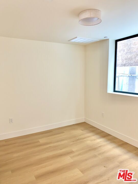 Building Photo - 1822 Overland Ave