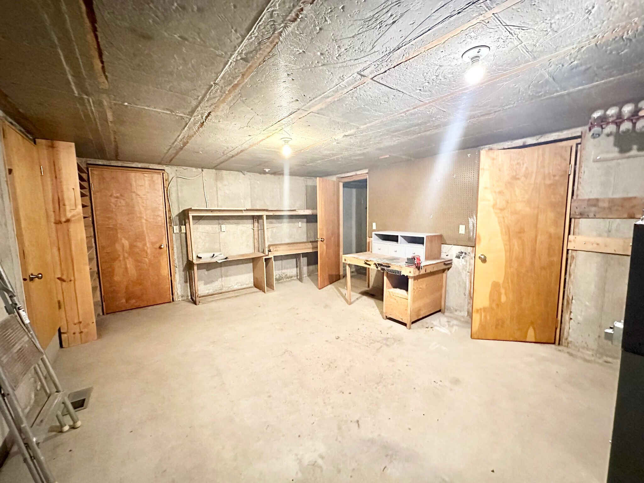 Building Photo - 1112 E 1900 N