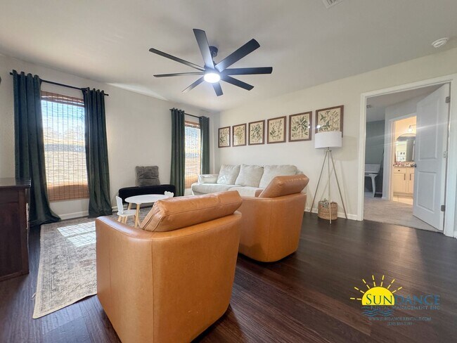 Building Photo - Stunning 4 Bedroom home in the sought-after Price Farms Plantation Community!