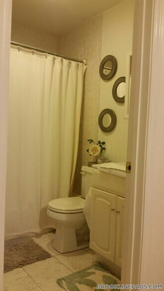 Building Photo - 214 Freeman St