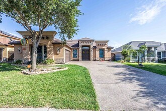Building Photo - 3121 Rosco Dr