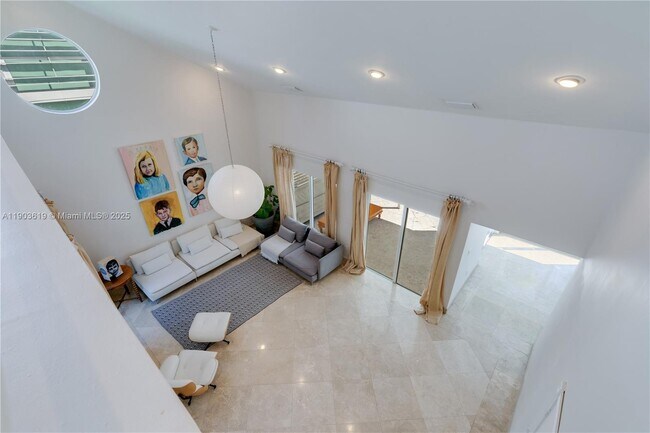 Building Photo - 525 Glenridge Rd