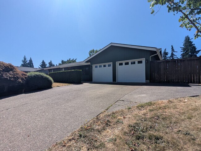 Building Photo - Wonderful 4-Bedroom, 2-Bath Home With Soli...