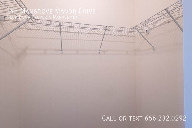 Building Photo - 345 Mangrove Manor Dr