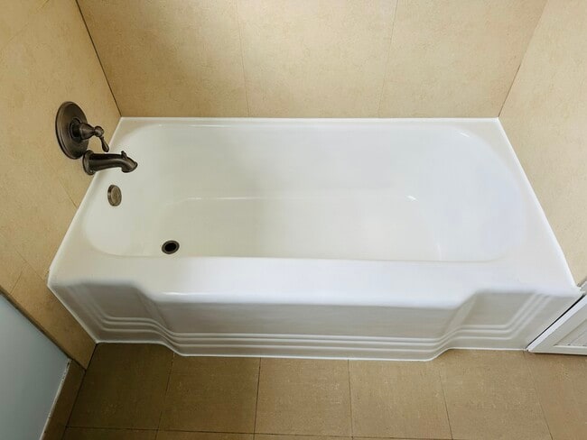 Bath Tub - 7361 W Manchester Ave