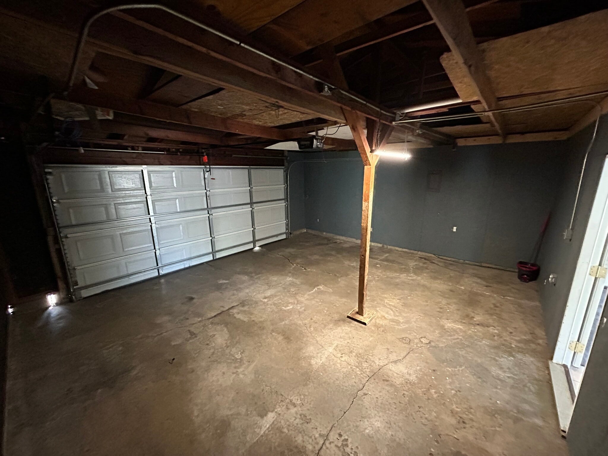 Good size Garage - 1882 Paul Dr