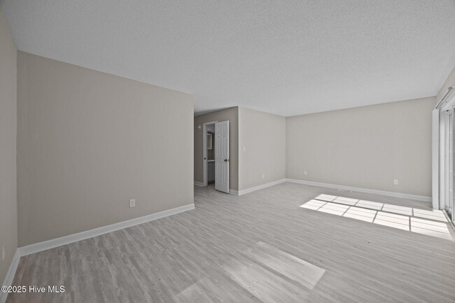 Building Photo - 125 Pirates Rd