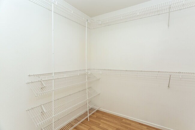 Building Photo - 1718 Rushing River Rd