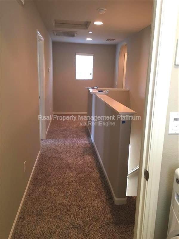 Building Photo - 1324 Royalty Way